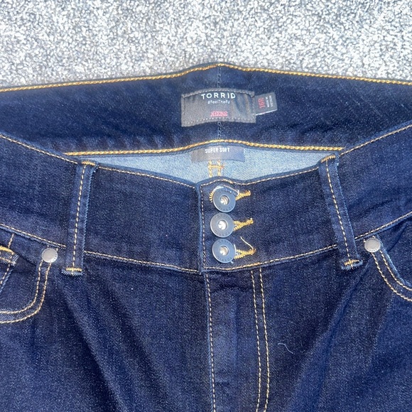 Torrid Deep Indigo Women's Skinny Jeans - Picture 2 of 4